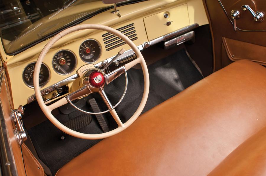  Studebaker Commander State Convertible 1951 года  (фото 19 из 32)